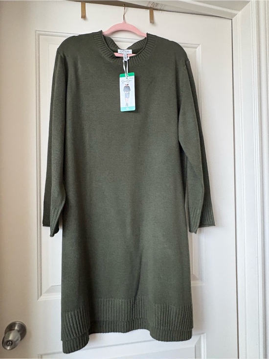 Jessica Simpson Dresses & Skirts - Jessica Simpson Olive Green Long Sleeve Knit Dress